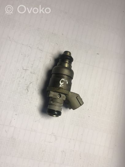 Mitsubishi Colt Injecteur de carburant MR988977