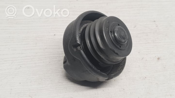 Audi A4 S4 B5 8D Tappo del serbatoio del carburante 191201553A