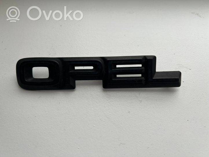 Opel Ascona C Logo, emblème de fabricant 90104682