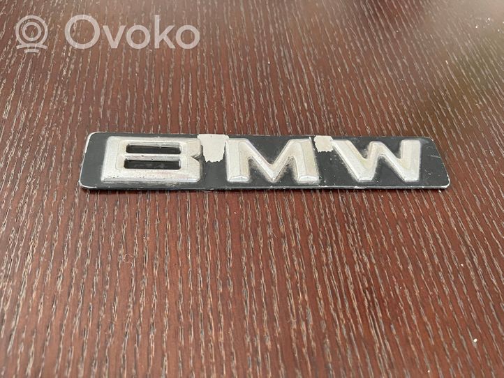 BMW 5 E28 Emblemat / Znaczek tylny / Litery modelu 