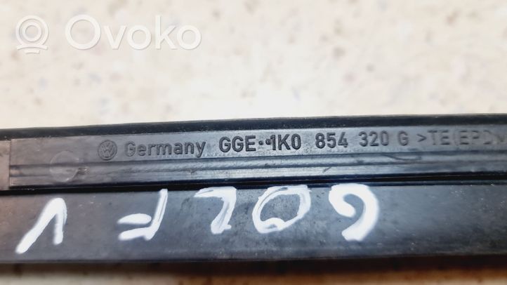 Volkswagen Golf V Garniture de pare-brise 1K0854320G