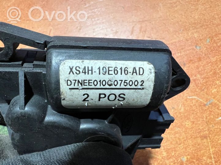 Ford Focus Intake manifold valve actuator/motor XS4H19E616AD