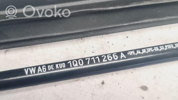 Volkswagen Golf V Cavo di collegamento leva del cambio 1Q0711266A