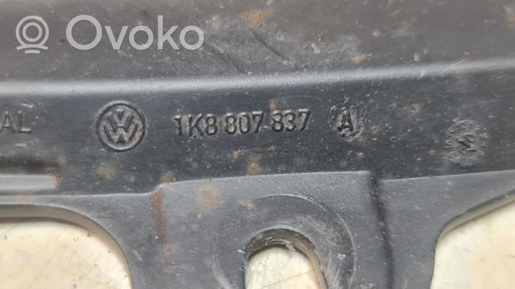 Volkswagen Scirocco Enjoliveur de pare-chocs arrière 1K8807837A