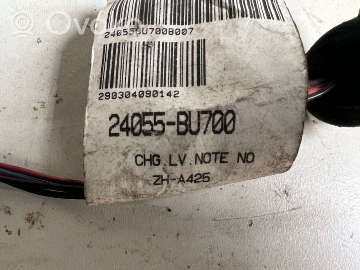 Nissan Almera Tino Lampa oświetlenia tylnej tablicy rejestracyjnej 24055BU700