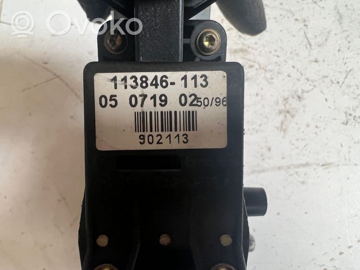 Audi A4 S4 B5 8D Priekinis varikliukas langų pakėlėjo 8D0959802