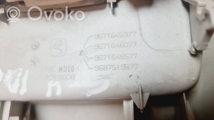 Citroen C4 II Światło fotela przedniego 9671646077