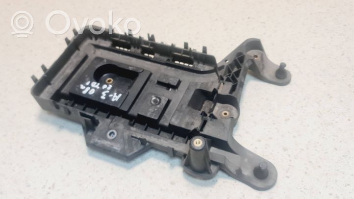 Audi A3 S3 A3 Sportback 8P Battery tray 1K0915333