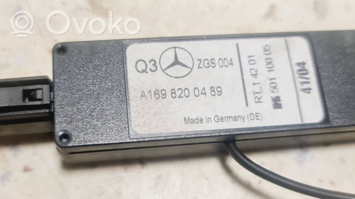 Mercedes-Benz A W169 Antenos stiprintuvas A1698200489