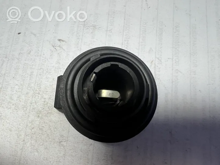 Toyota Corolla E120 E130 Element lampy przedniej 60953750