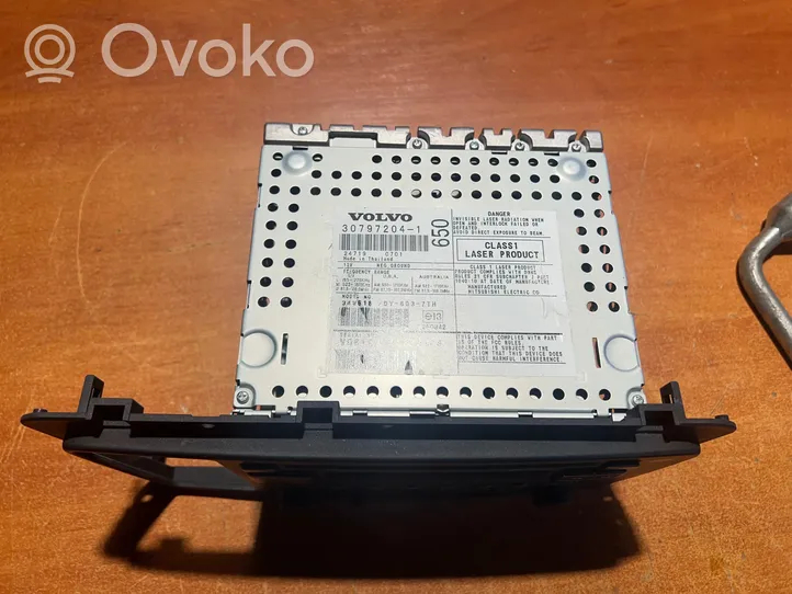 Volvo V70 Radio/CD/DVD/GPS-pääyksikkö 307972041