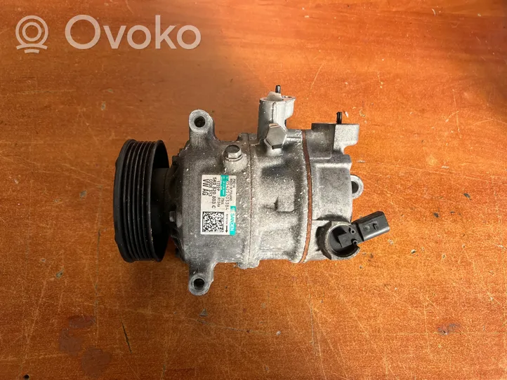 Volkswagen Tiguan Compressore aria condizionata (A/C) (pompa) 5K0820803C