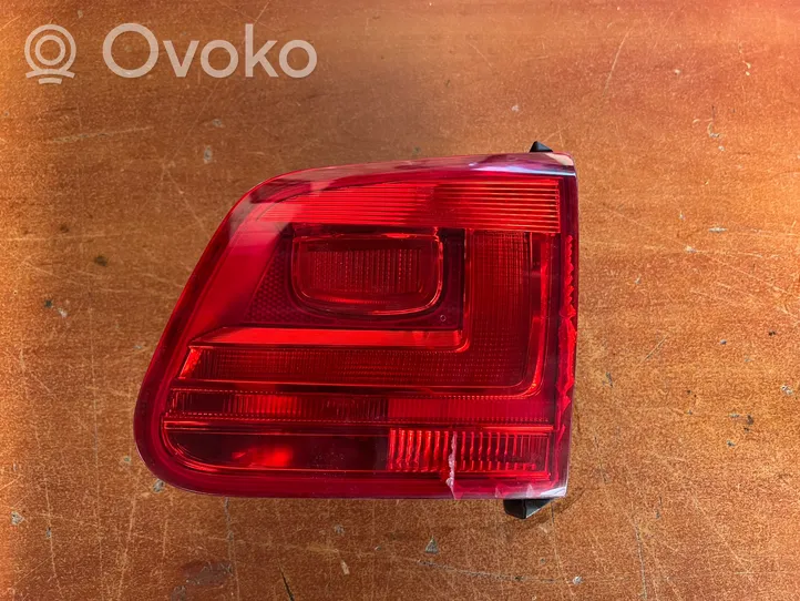 Volkswagen Tiguan Lampy tylnej klapy bagażnika 5N0945094G