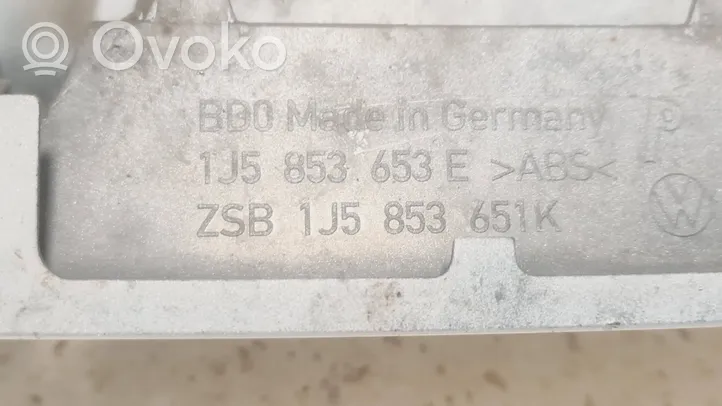 Volkswagen Bora Grotelės viršutinės 1J5853653E