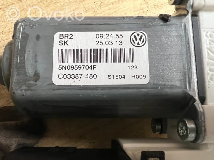 Volkswagen Tiguan Moteur de lève-vitre de porte arrière 5N0959704F