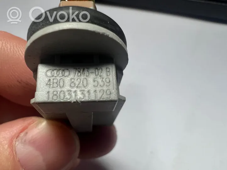 Volkswagen Tiguan Czujnik temperatury wewnętrznej 4B0820539