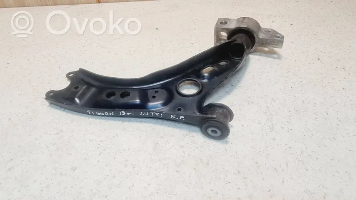 Volkswagen Tiguan Fourchette, bras de suspension inférieur avant 5N0407151