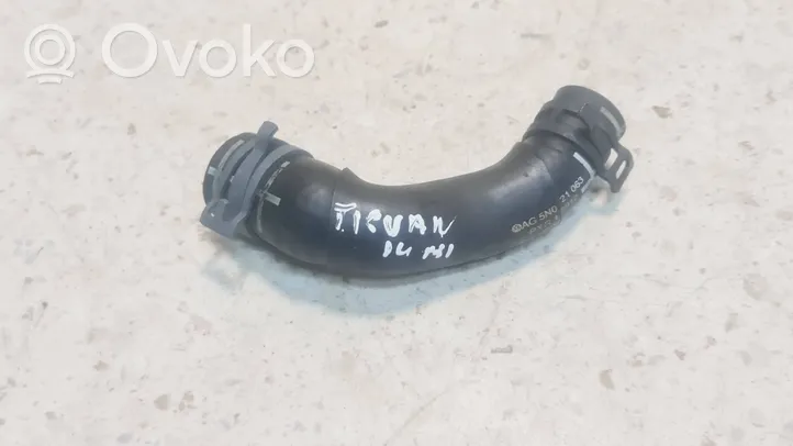 Volkswagen Tiguan Tuyau de liquide de refroidissement moteur 5N0121063