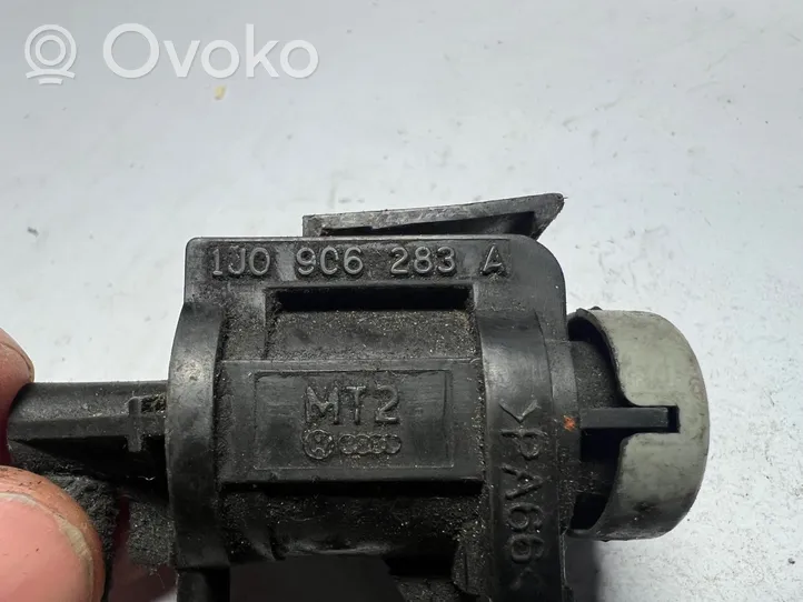 Audi A4 S4 B6 8E 8H Zawór podciśnienia / Elektrozawór turbiny 1J0906283A