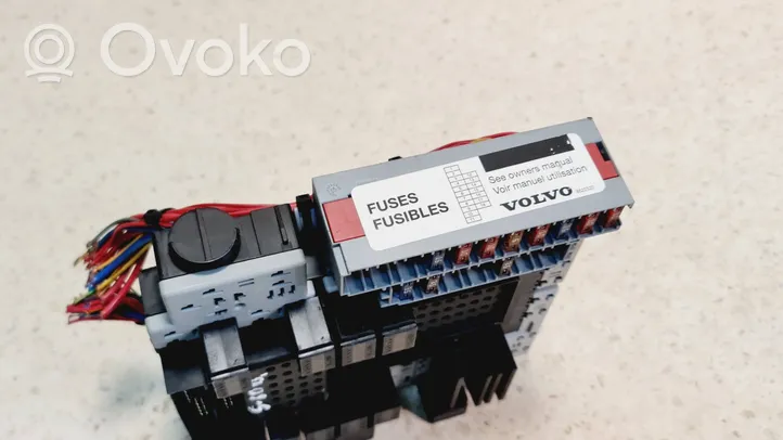 Volvo S60 Fuse module 08679899