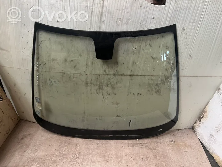 Peugeot 206 Front windscreen/windshield window 