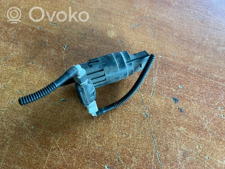 Volkswagen Caddy Windscreen/windshield washer pump 