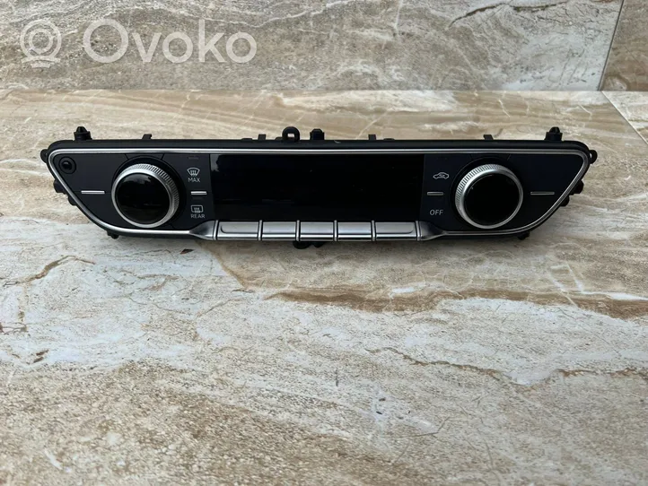 Audi A4 Allroad B9 Climate control unit 8W0820043F