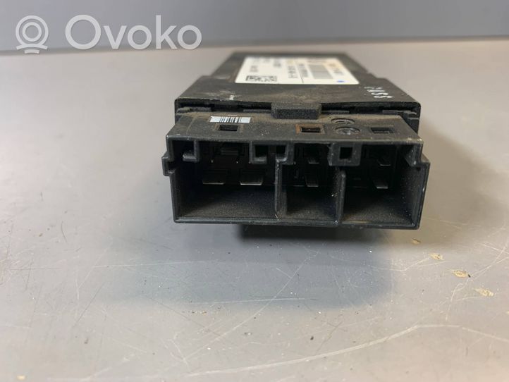 BMW 7 F01 F02 F03 F04 Seat heating relay 9216468