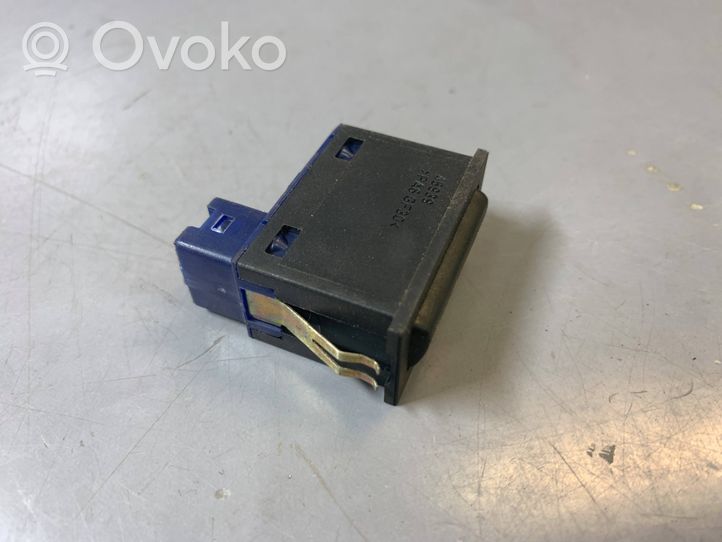 BMW 7 E38 Traction control (ASR) switch 8363694