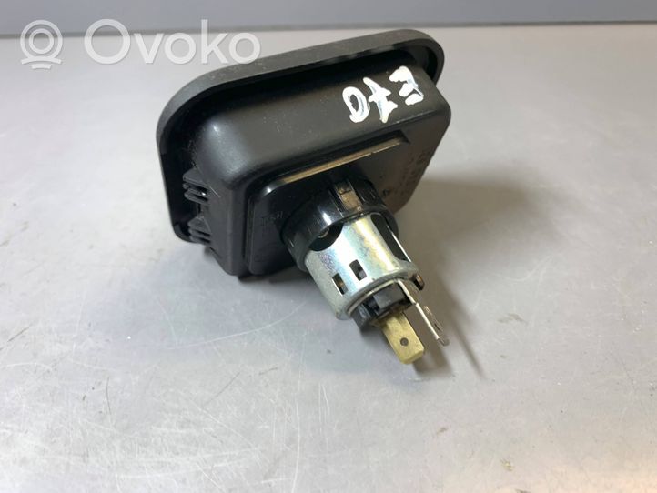 BMW X5 E70 Enchufe de 12V (trasero) 7040621