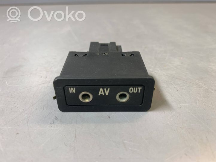 BMW X5 E53 Connettore plug in USB 8368346