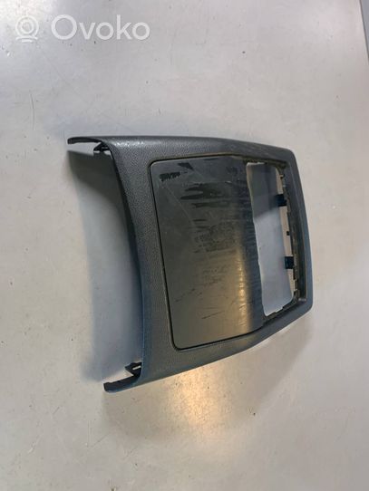 BMW 3 E90 E91 Aizmugurējā gaisa - ventilācijas reste 7132381