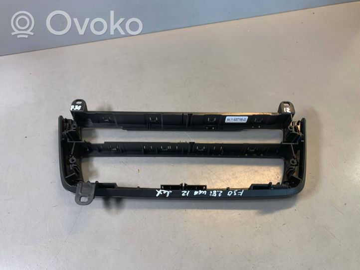 BMW 3 F30 F35 F31 Radion/GPS-laitteen pääyksikön kehys 9207195