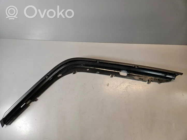 BMW 7 E38 Front bumper splitter molding 8125310