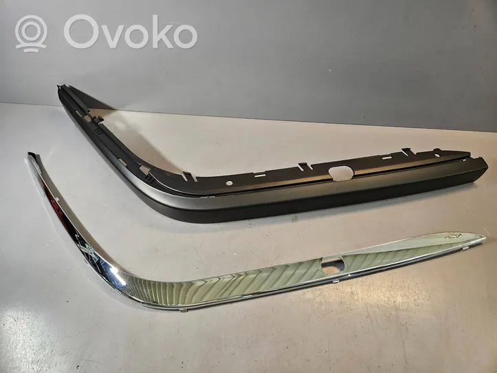 BMW 7 E38 Front bumper splitter molding 8125310