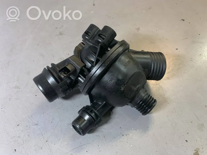 BMW 3 E90 E91 Termostat / Obudowa termostatu 11537552403