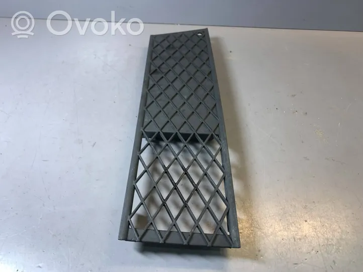 BMW 7 F01 F02 F03 F04 Grille inférieure de pare-chocs avant 7186506