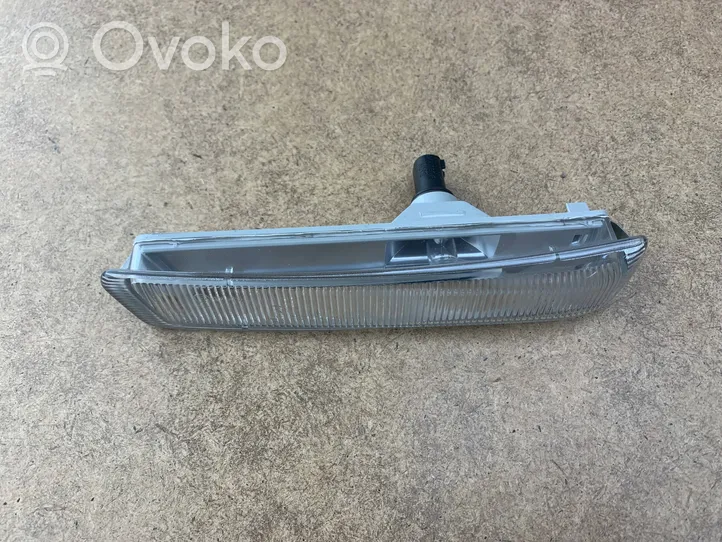 BMW 3 E36 Etupuskurin suuntavilkku 63148400410