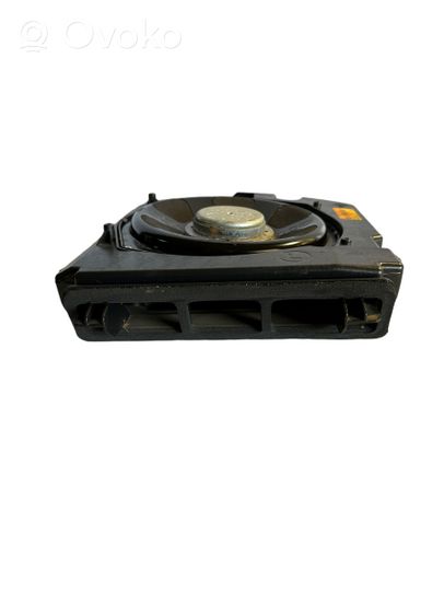 BMW 7 F01 F02 F03 F04 Subwoofer-bassokaiutin 9241117