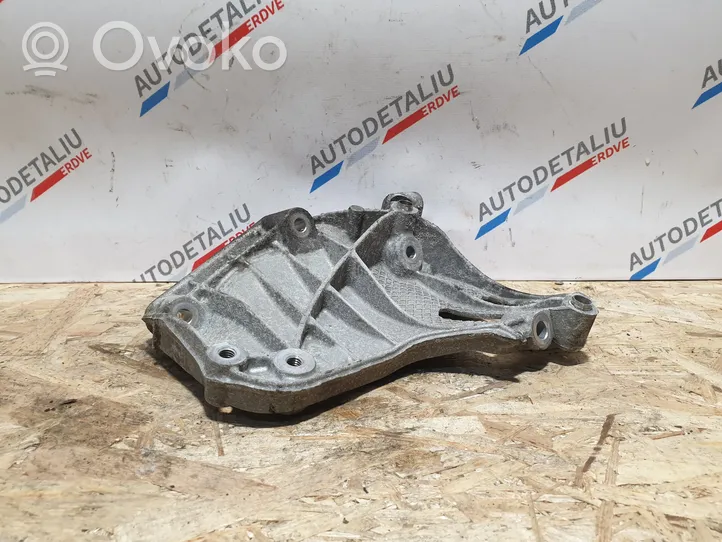 BMW 1 F20 F21 Uchwyt / Mocowanie sprężarki klimatyzacji 7585167