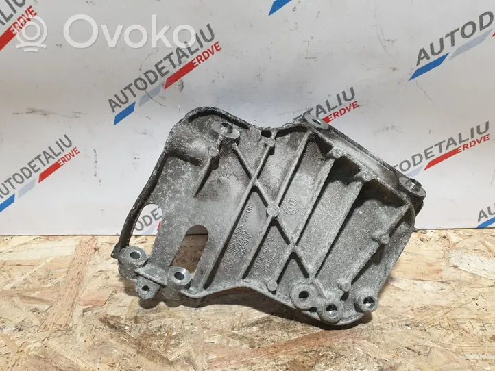 BMW 1 F20 F21 Uchwyt / Mocowanie sprężarki klimatyzacji 7585167