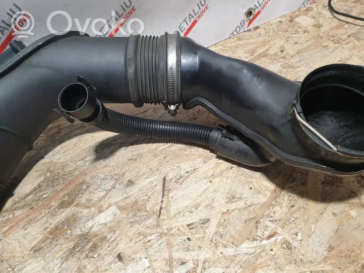 BMW X5 E70 Turbo air intake inlet pipe/hose 7812264