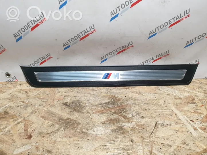 BMW 5 F10 F11 Moldura protectora del borde delantero 8050053