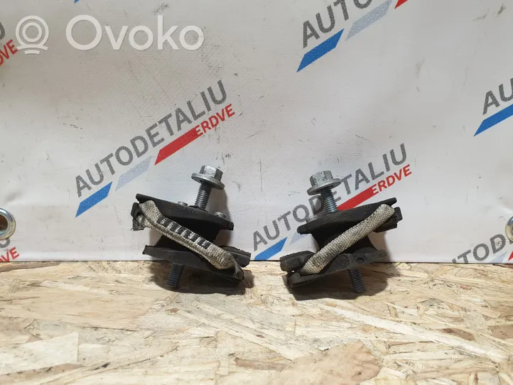 BMW 3 F30 F35 F31 Supporto della scatola del cambio 6796617