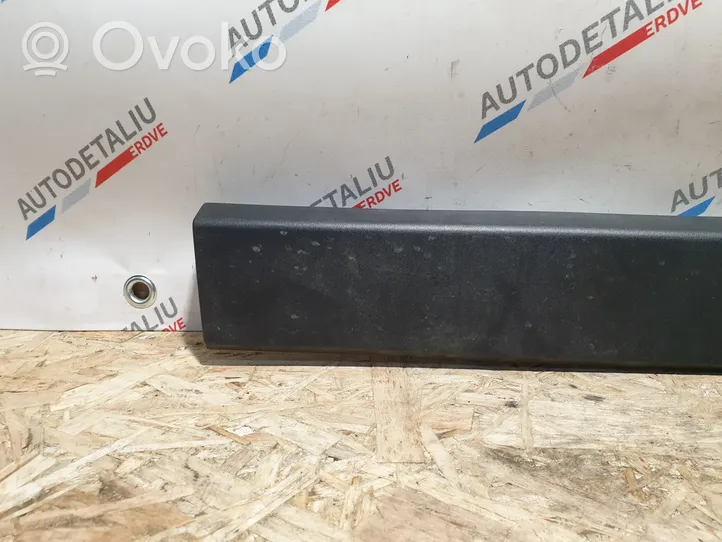 BMW X1 F48 F49 Takaoven lista (muoto) 7352093