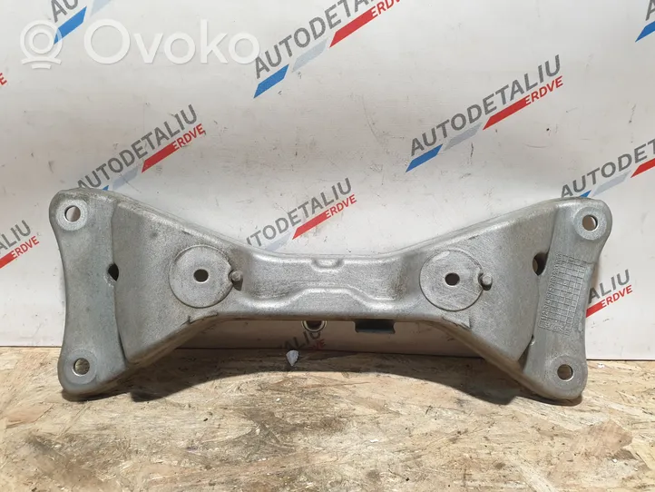 BMW 2 F22 F23 Pavarų dėžės tvirtinimo kronšteinas 6860777