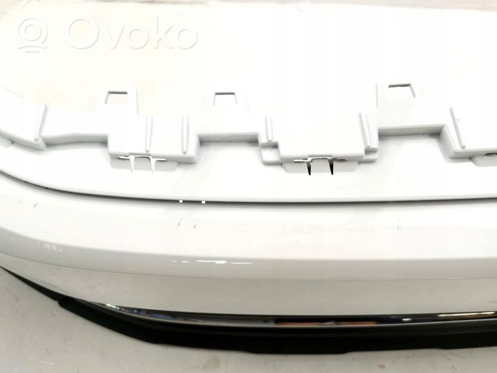 Volkswagen Eos Zderzak przedni 5NA807221C