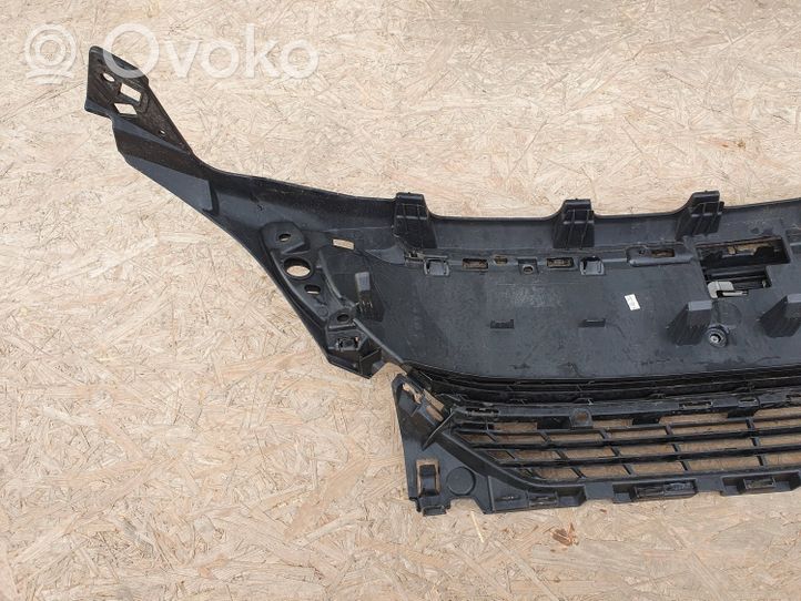 Peugeot 5008 II Maskownica / Grill / Atrapa górna chłodnicy 9814783380