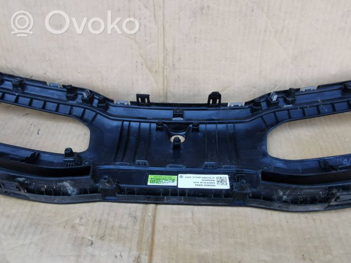 KIA Optima Grotelės viršutinės 86351A8510