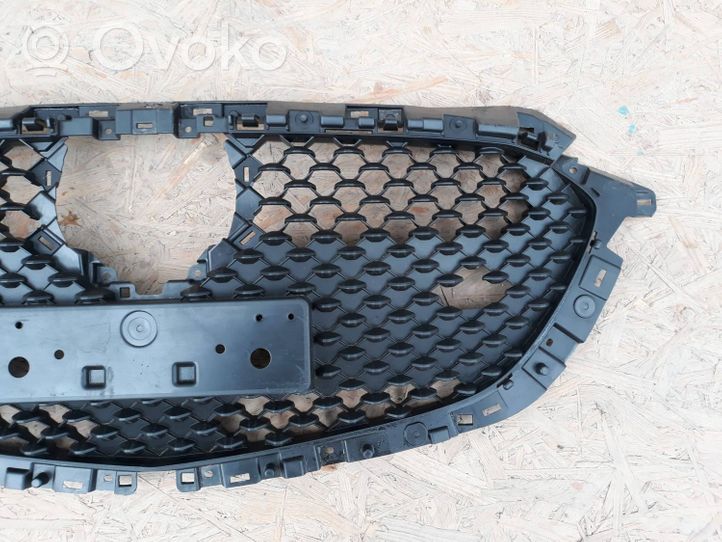 Mazda Demio Grille calandre supérieure de pare-chocs avant D43N-50719